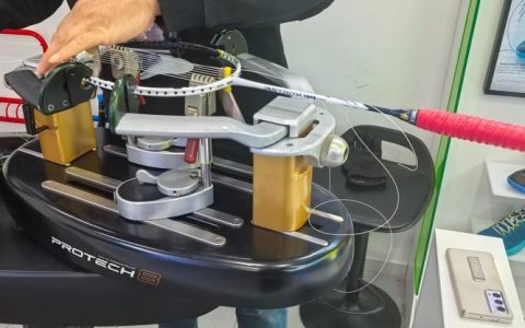 NeonInferno全武器改装指南：5分钟掌握氮气加速核心技巧