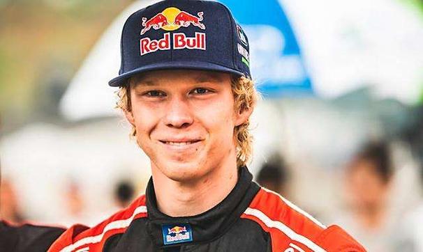 WRC10全赛事通关攻略：车队管理技巧助你轻松夺冠-3