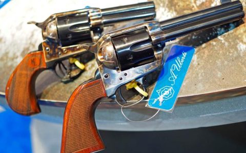 缔造者武器怎么选？最新版本毕业武器推荐与搭配攻略