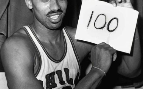 张伯伦单场100分55篮板！NBA上古神兽的纪录至今无人能破